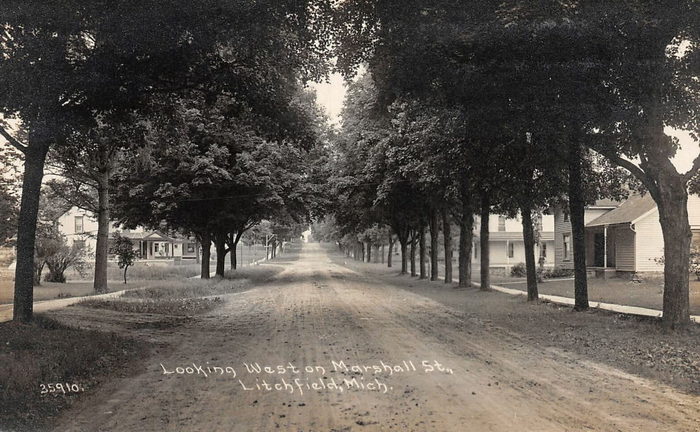 Litchfield - Old Postcard Photo